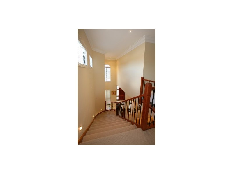 2346 Cressbrook Drive, Hope Island QLD 4212