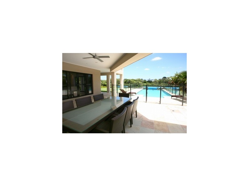 2346 Cressbrook Drive, Hope Island QLD 4212