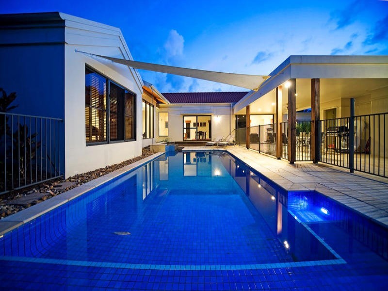 3145 Riverleigh Drive, Hope Island QLD 4212