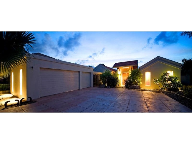 3145 Riverleigh Drive, Hope Island QLD 4212