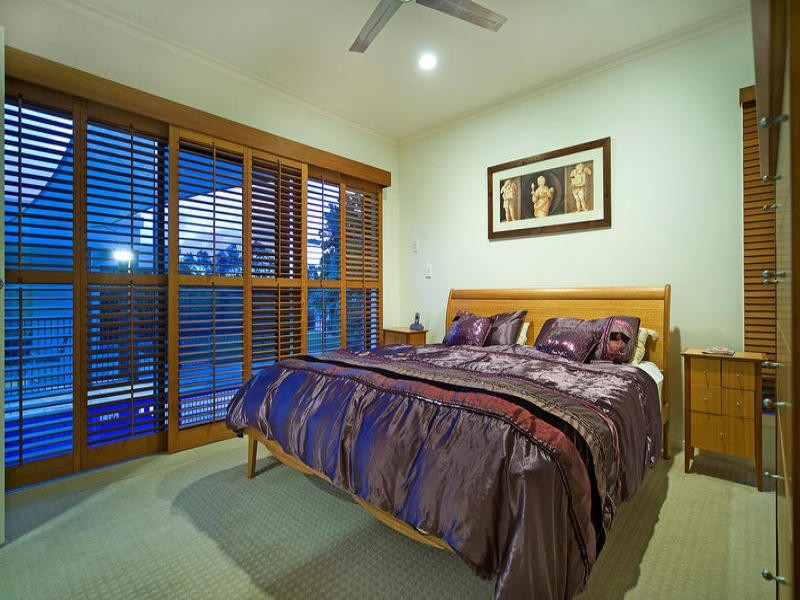 3145 Riverleigh Drive, Hope Island QLD 4212