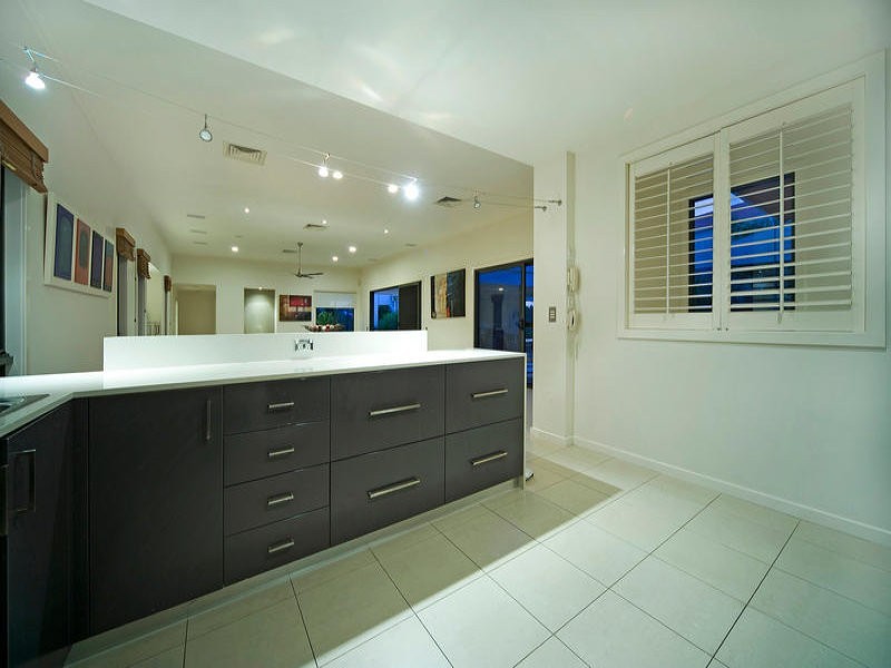 3145 Riverleigh Drive, Hope Island QLD 4212