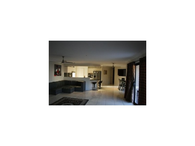 6 Cossington Circuit, Maudsland QLD 4210