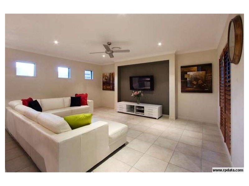 52 Southaven Drive, Helensvale QLD 4212