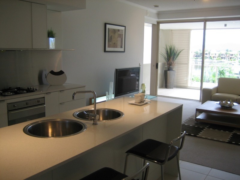 1767/1700 Rialto Quay Drive, Hope Island QLD 4212