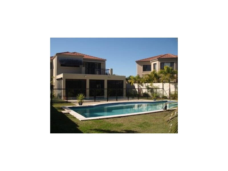 8395 Magnolia Drive East, Hope Island QLD 4212