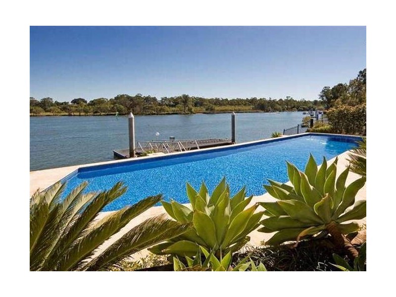 1008 Rosebank Way, Hope Island QLD 4212