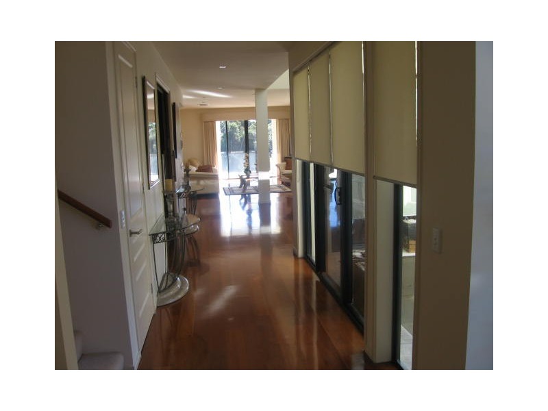 Hope Island QLD 4212