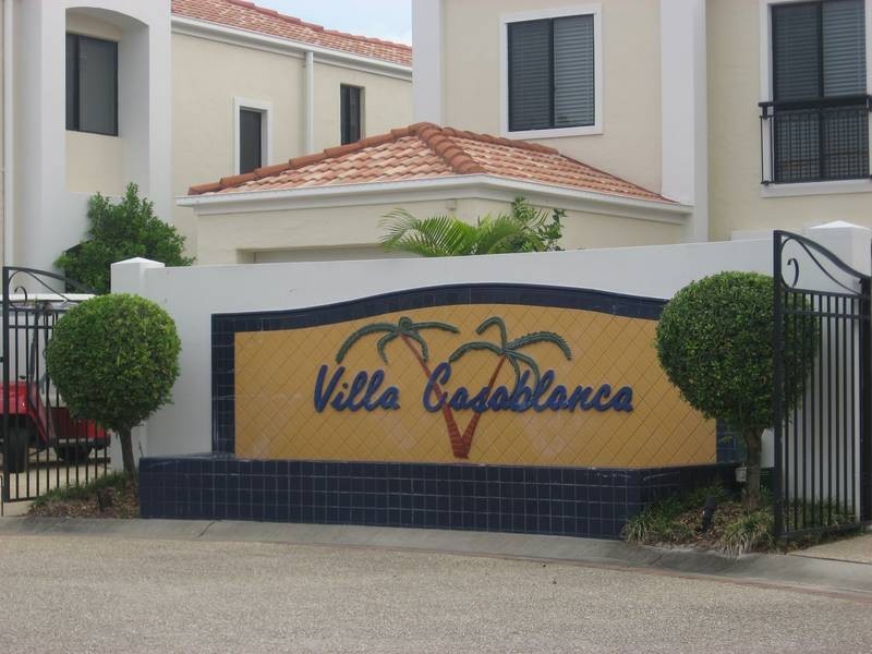 8878 MAGNOLIA DRIVE EAST, Hope Island QLD 4212