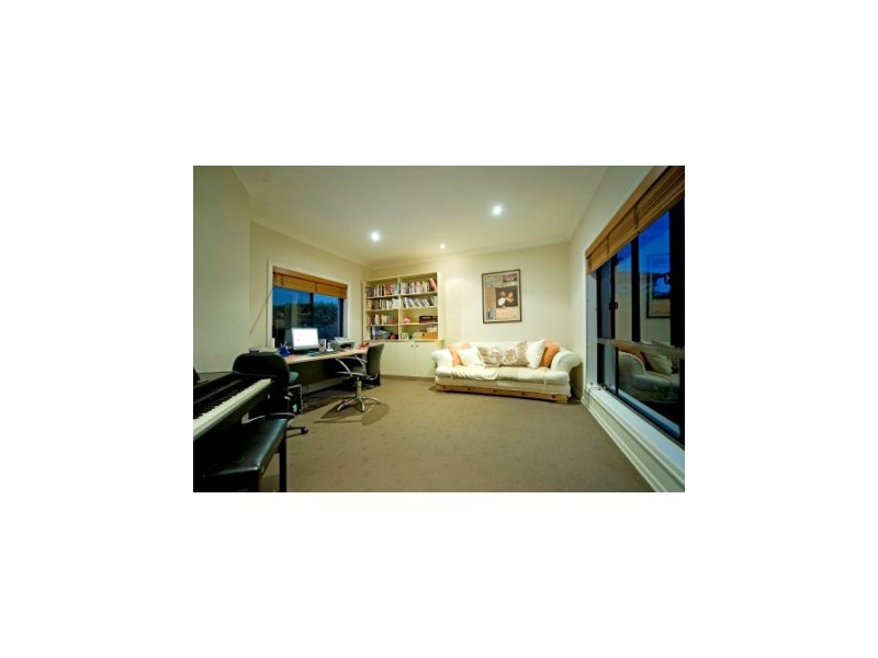 1646 Riverdale Court, Hope Island QLD 4212