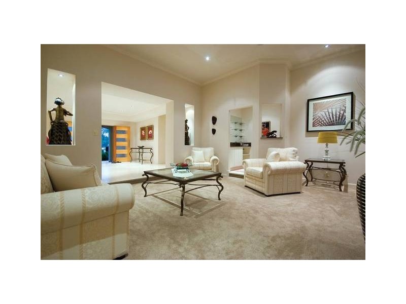 8 Mandolin Avenue, Hope Island QLD 4212