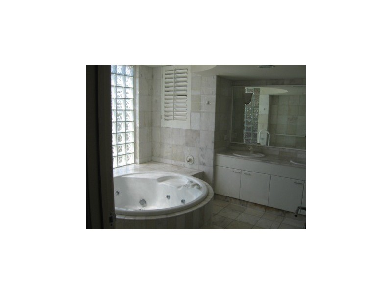 7063 Riverview Crescent, Sanctuary Cove QLD 4212