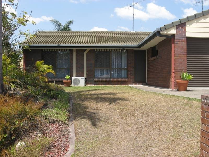 2/11 Adventure Ave, Oxenford QLD 4210