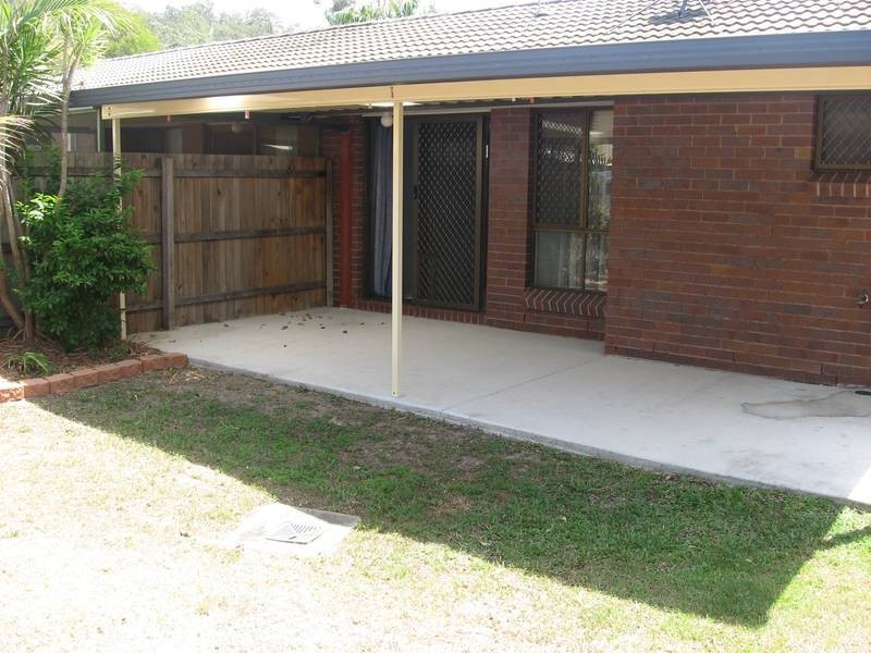 2/11 Adventure Ave, Oxenford QLD 4210