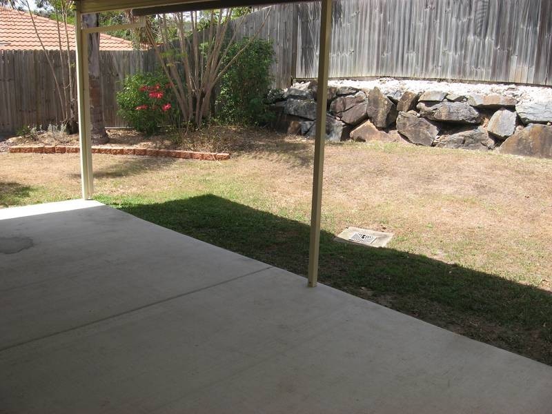2/11 Adventure Ave, Oxenford QLD 4210