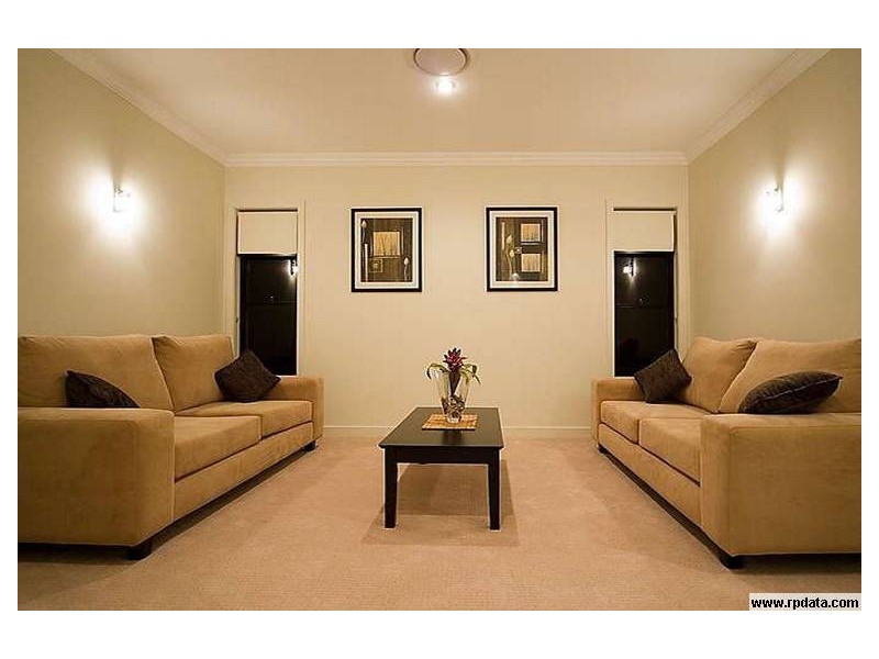 2827 Gracemere Cct, Hope Island QLD 4212