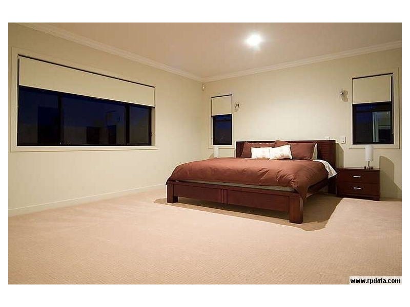 2827 Gracemere Cct, Hope Island QLD 4212