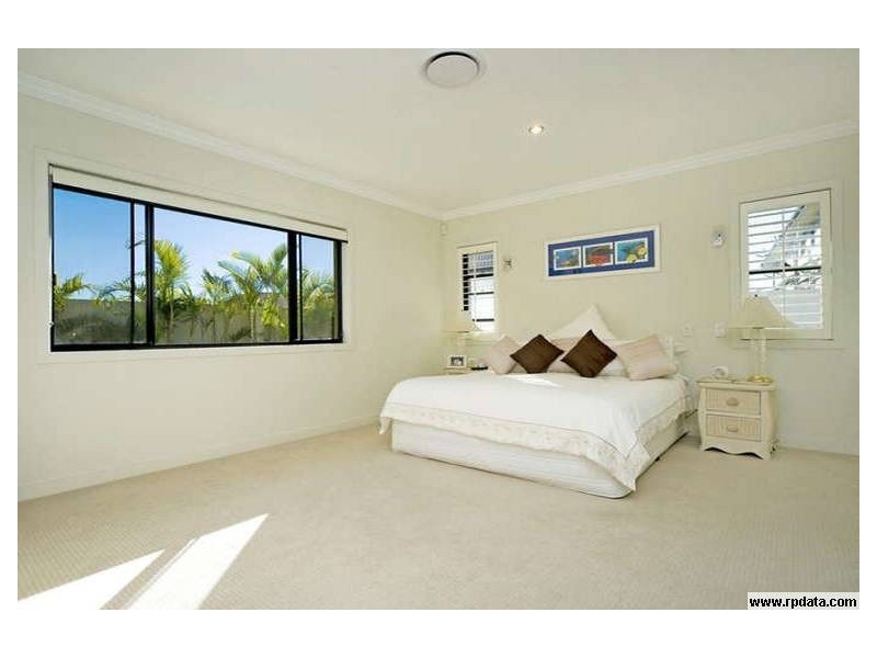 2827 Gracemere Cct, Hope Island QLD 4212