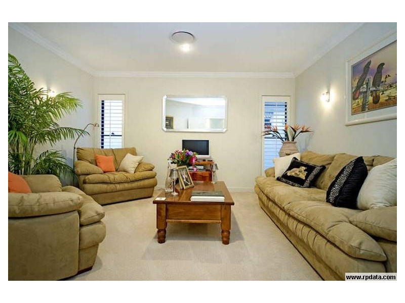 2827 Gracemere Cct, Hope Island QLD 4212