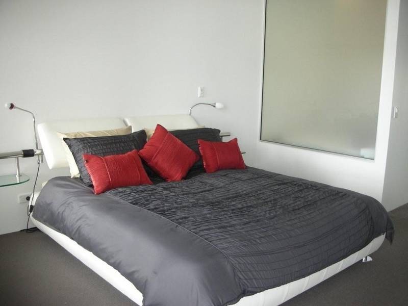 1805 Rialto Quay Drive, Hope Island QLD 4212