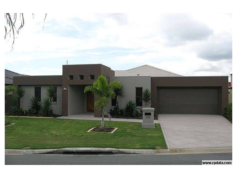 2116 Fernlea Close, Hope Island QLD 4212