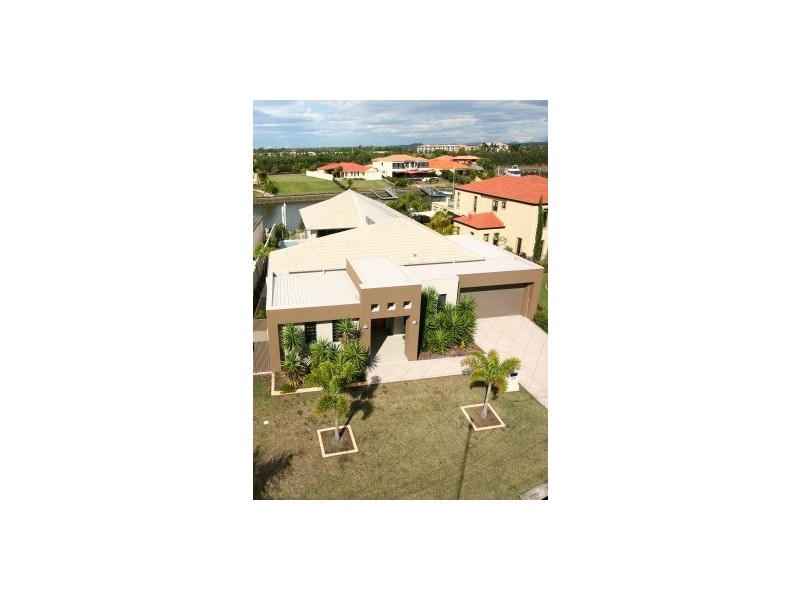 2116 Fernlea Close, Hope Island QLD 4212