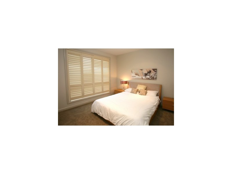 2116 Fernlea Close, Hope Island QLD 4212