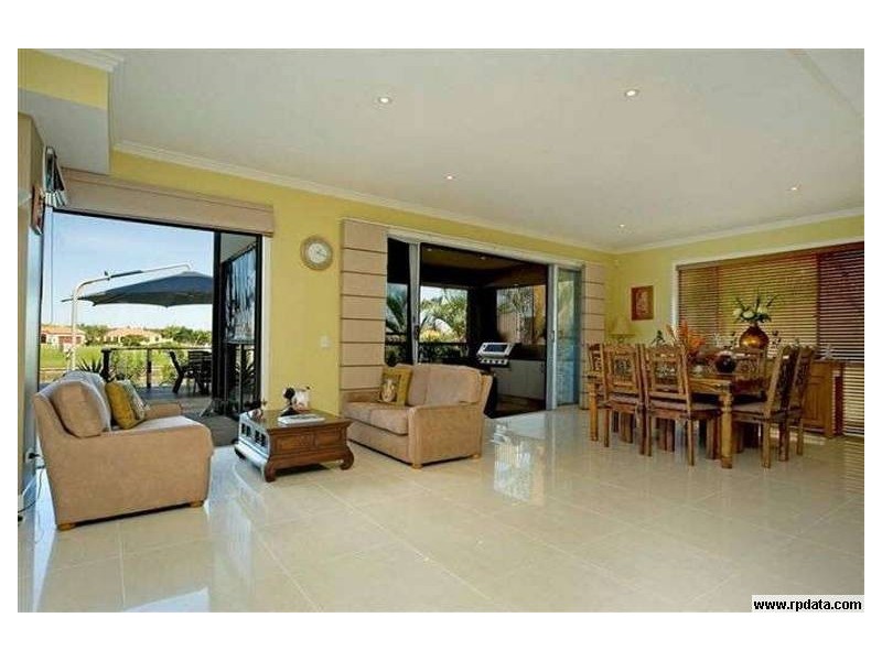 2302 Belmont Ct East, Hope Island QLD 4212