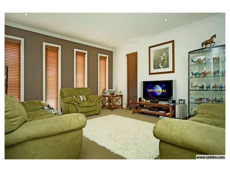 2302 Belmont Ct East, Hope Island QLD 4212