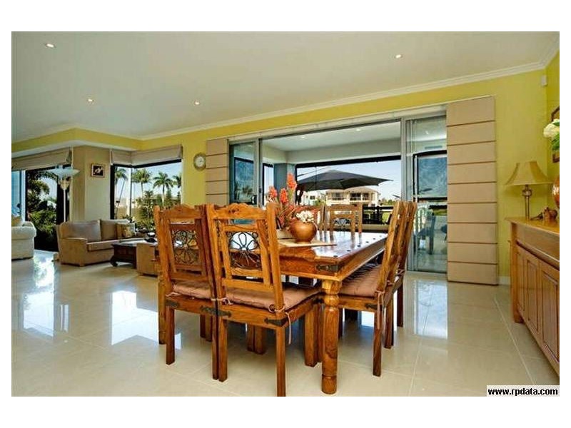 2302 Belmont Ct East, Hope Island QLD 4212