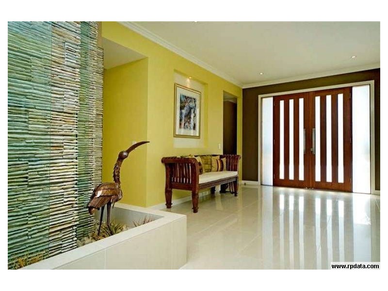 2302 Belmont Ct East, Hope Island QLD 4212