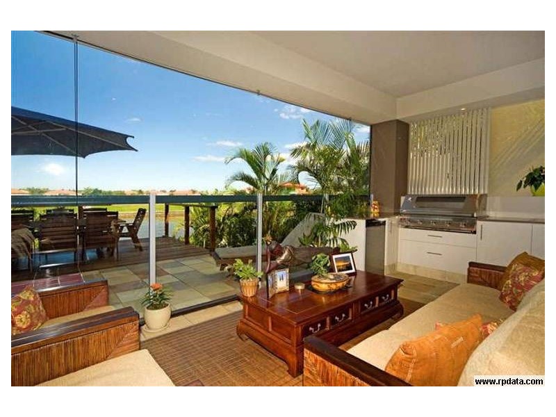 2302 Belmont Ct East, Hope Island QLD 4212