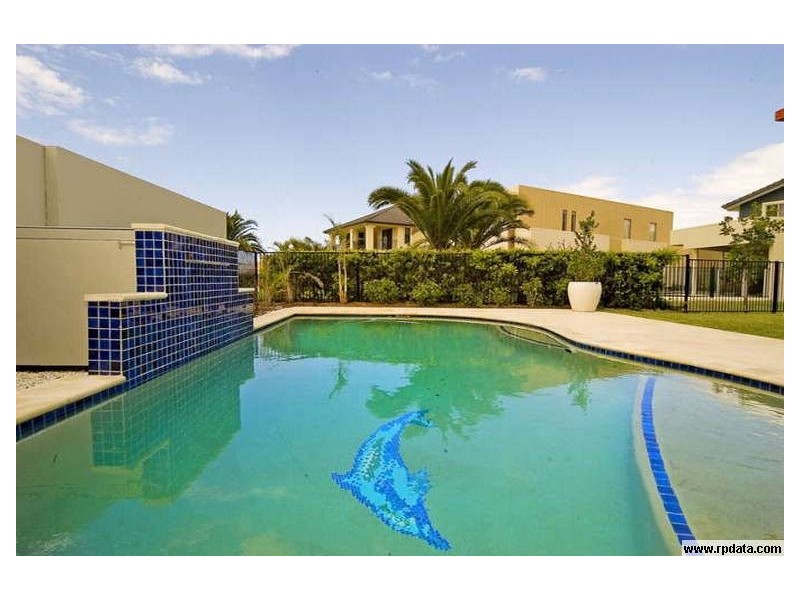 2560 Cressbrook Drive, Hope Island QLD 4212