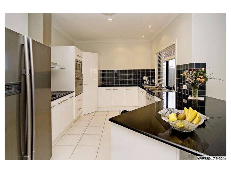 2560 Cressbrook Drive, Hope Island QLD 4212