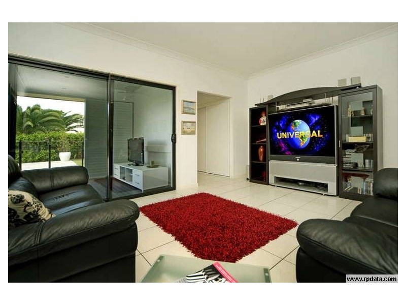 2560 Cressbrook Drive, Hope Island QLD 4212