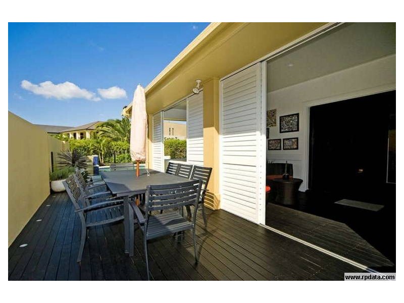 2560 Cressbrook Drive, Hope Island QLD 4212