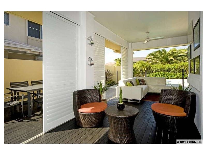 2560 Cressbrook Drive, Hope Island QLD 4212