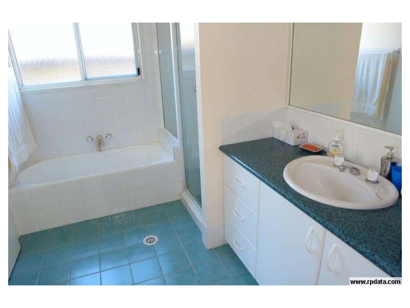4 Buliti Street, Hope Island QLD 4212