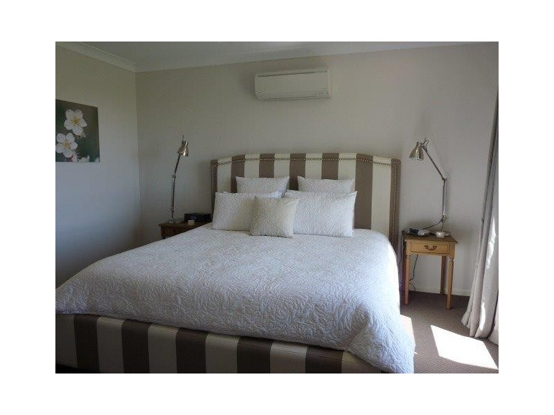 26 DOUGLAS CRESCENT, Rural View QLD 4740