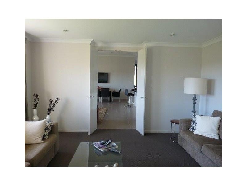 26 DOUGLAS CRESCENT, Rural View QLD 4740