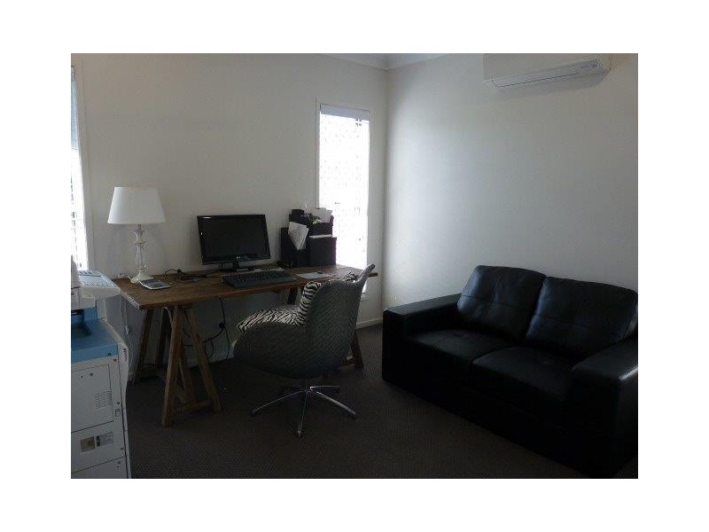 26 DOUGLAS CRESCENT, Rural View QLD 4740