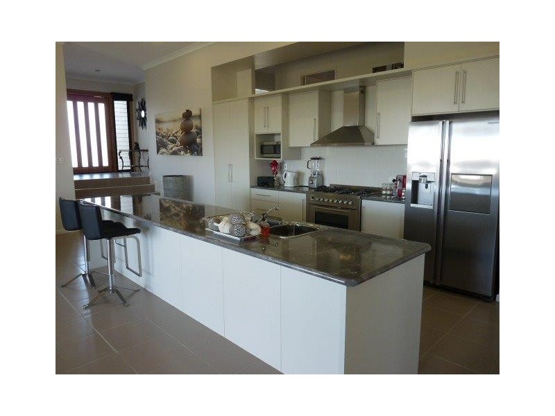 26 DOUGLAS CRESCENT, Rural View QLD 4740