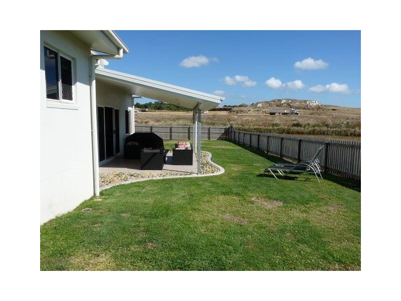 26 DOUGLAS CRESCENT, Rural View QLD 4740