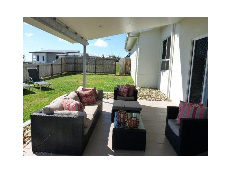 26 DOUGLAS CRESCENT, Rural View QLD 4740