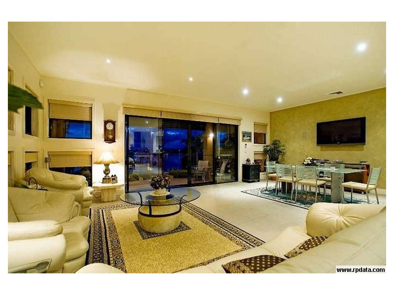 1512 Rosebank Way West, Hope Island QLD 4212