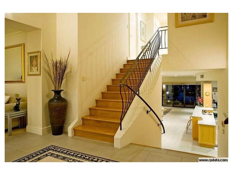 1512 Rosebank Way West, Hope Island QLD 4212