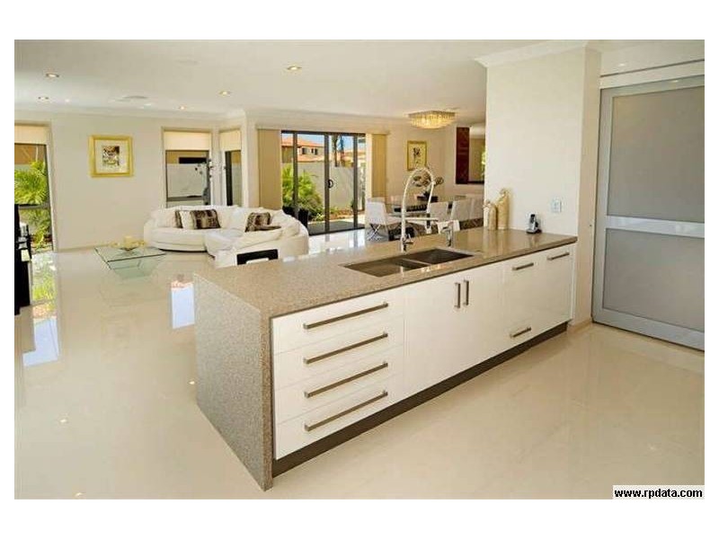 2130 Carlton Drive, Hope Island QLD 4212