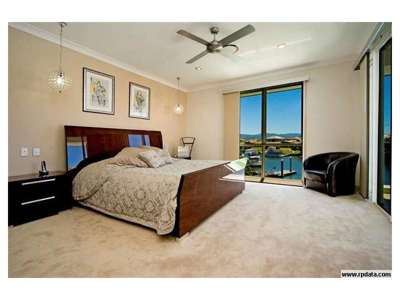 2130 Carlton Drive, Hope Island QLD 4212