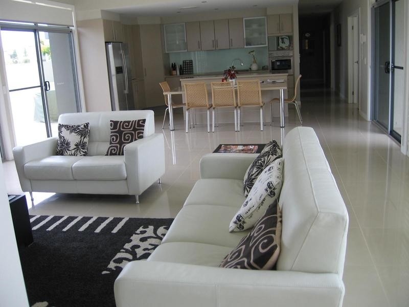 2842 Yanderra Close, Hope Island QLD 4212