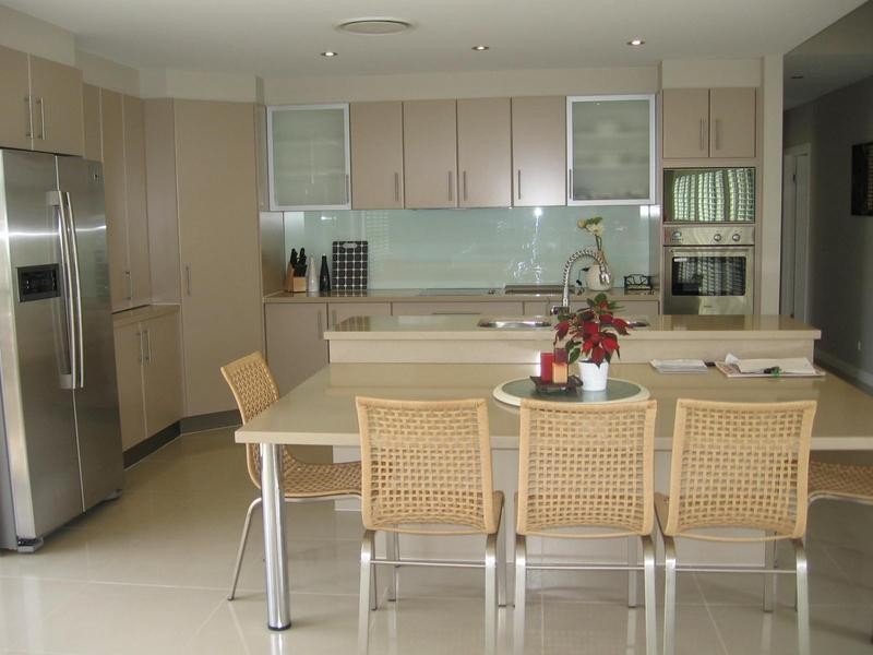 2842 Yanderra Close, Hope Island QLD 4212